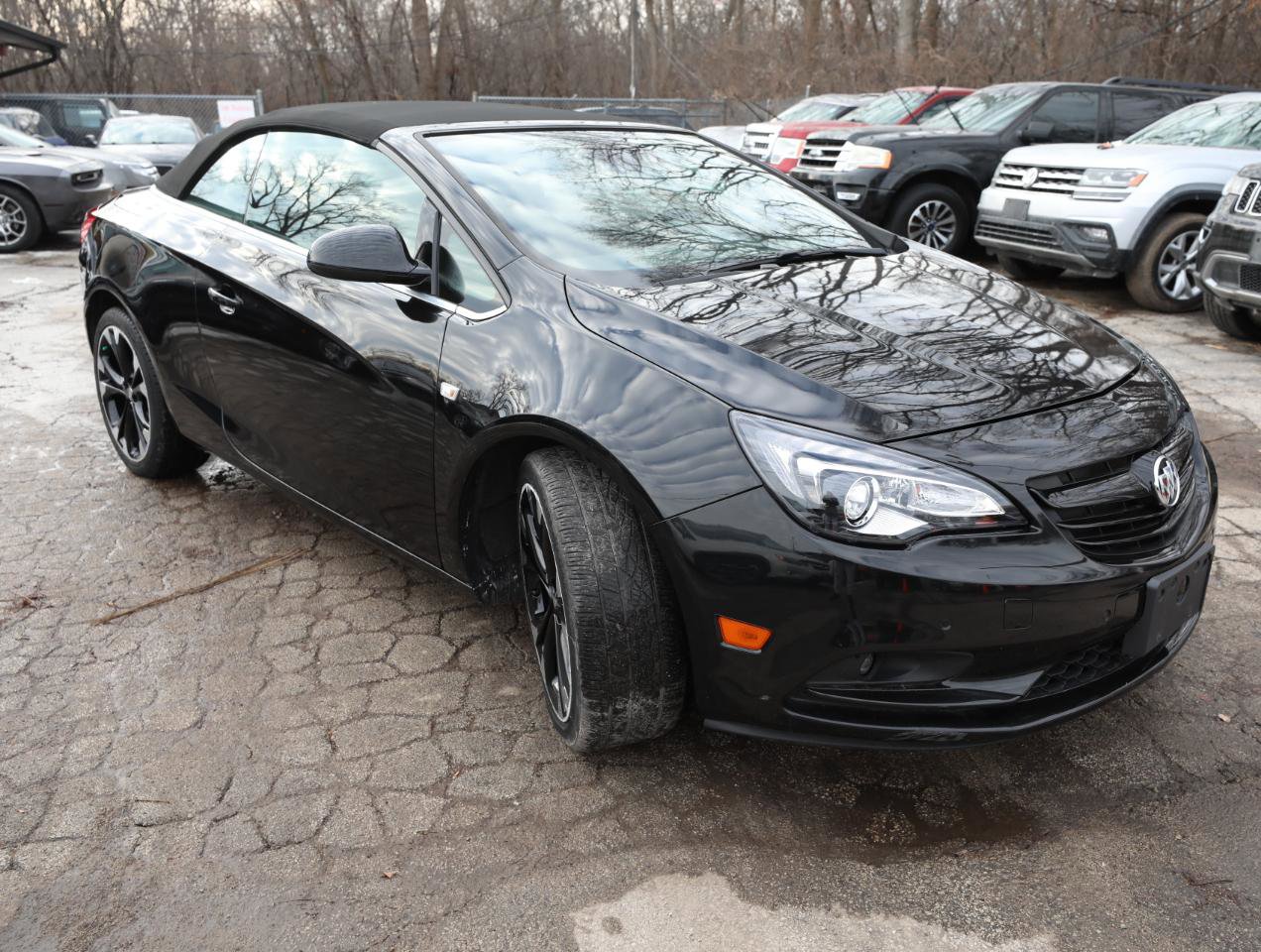 Used 2018 Buick Cascada Sport Touring w/ Dark Effects Package image 4