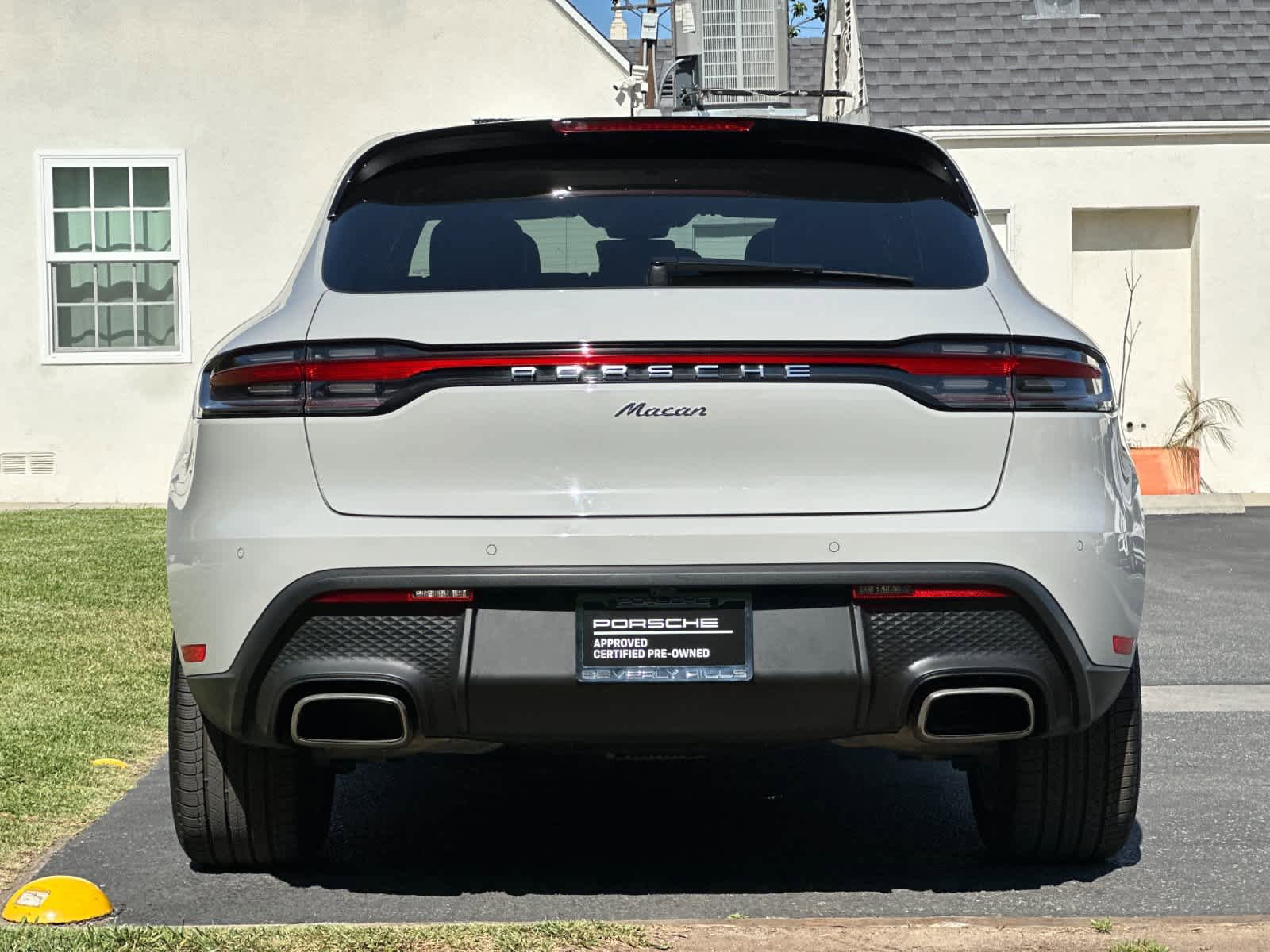 Certified 2025 Porsche Macan AWD/4WD image 7