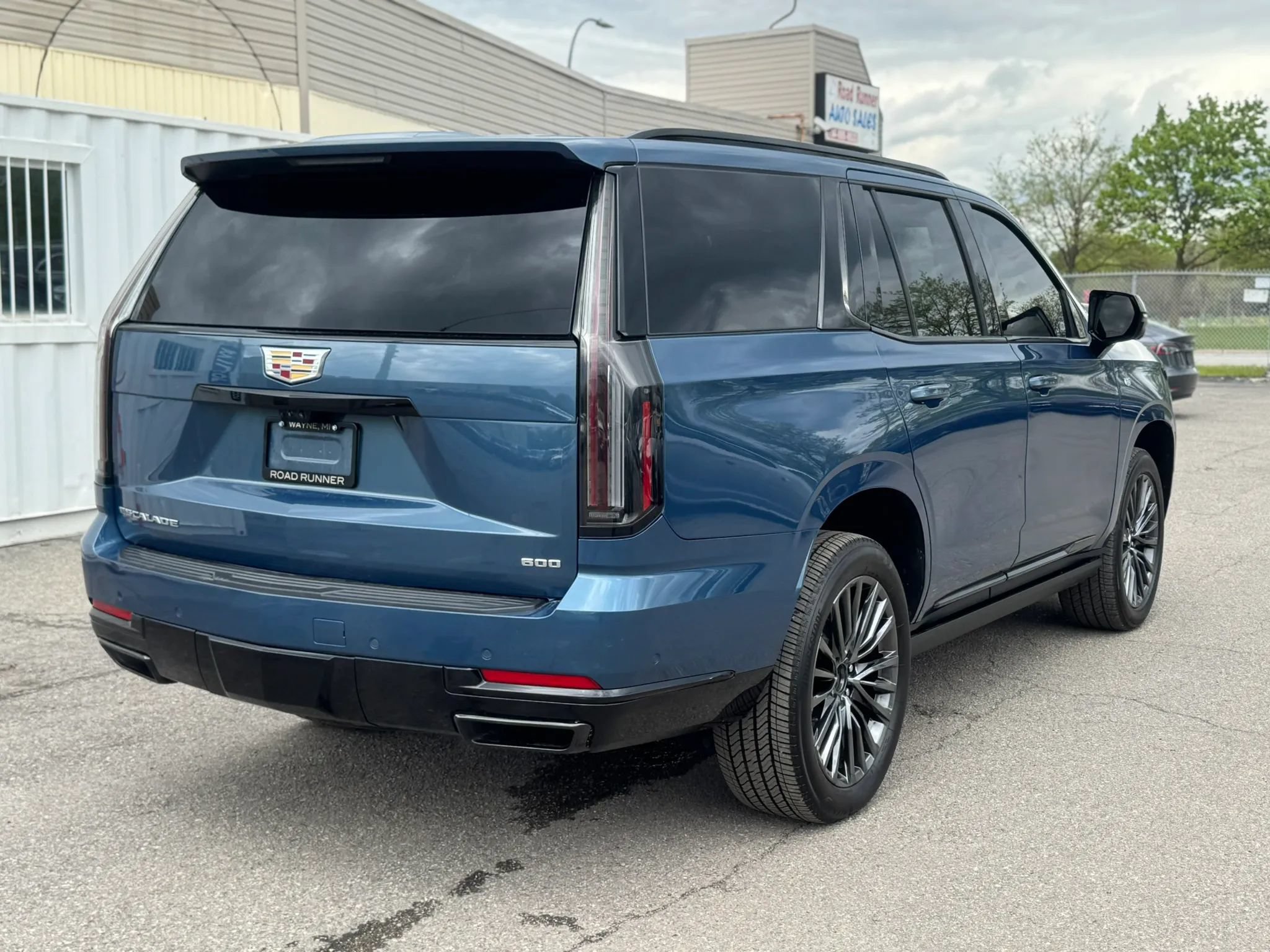 Used 2025 Cadillac Escalade Sport Platinum w/ LPO, Floor Liner Package AWD/4WD image 5