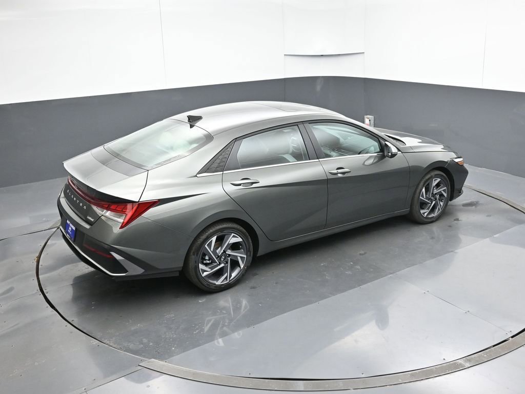 New 2026 Hyundai Elantra Limited image 49