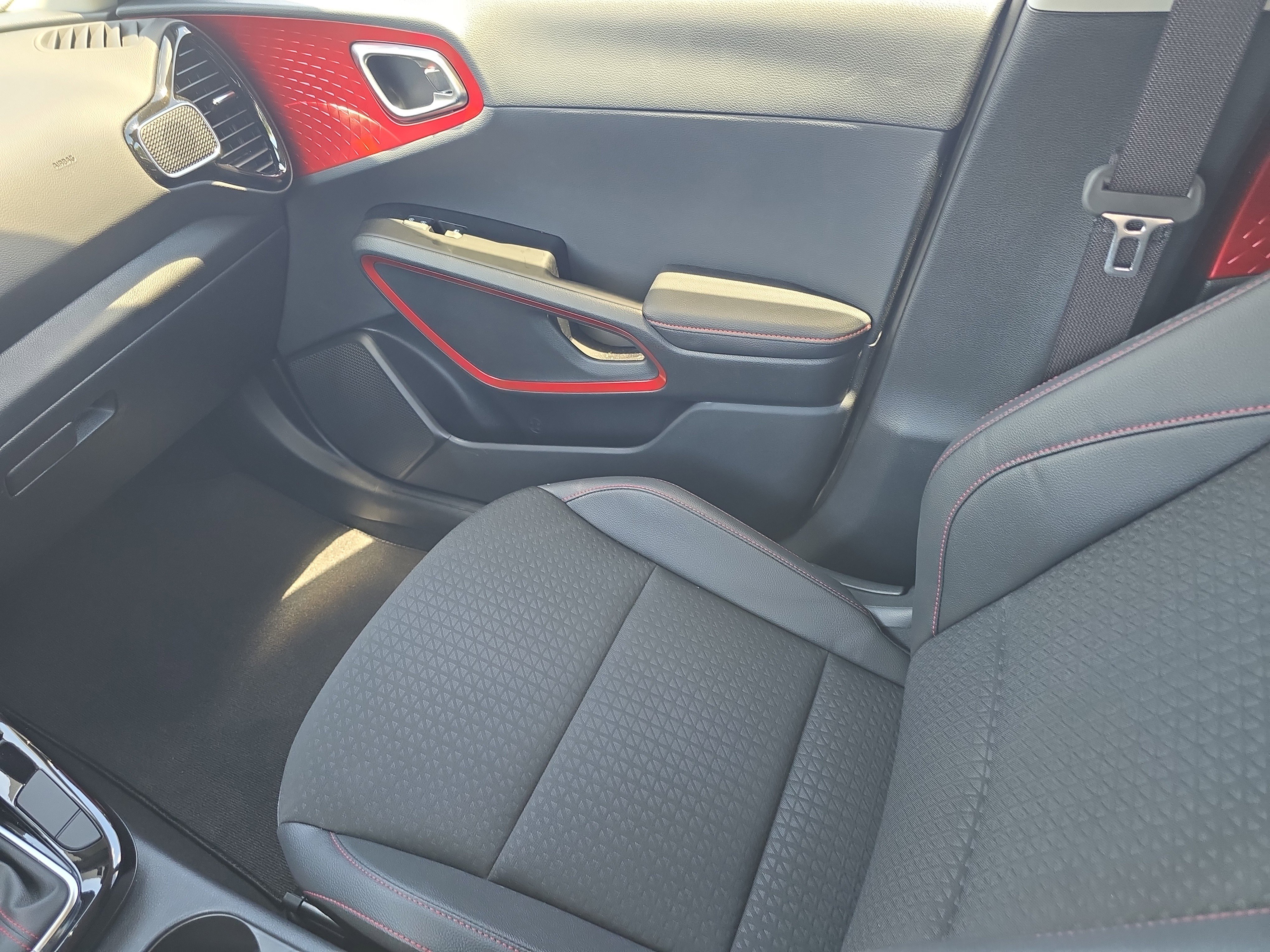 Certified 2025 Kia Soul GT-Line FWD image 15