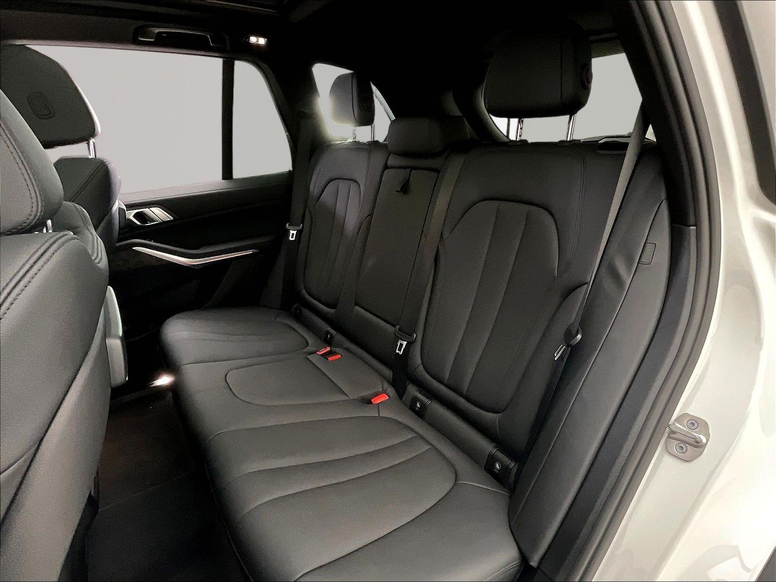 Used 2021 BMW X5 xDrive40i w/ Premium Package 2 AWD/4WD image 22