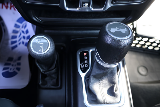 Used 2020 Jeep Wrangler Unlimited Sport S AWD/4WD image 32
