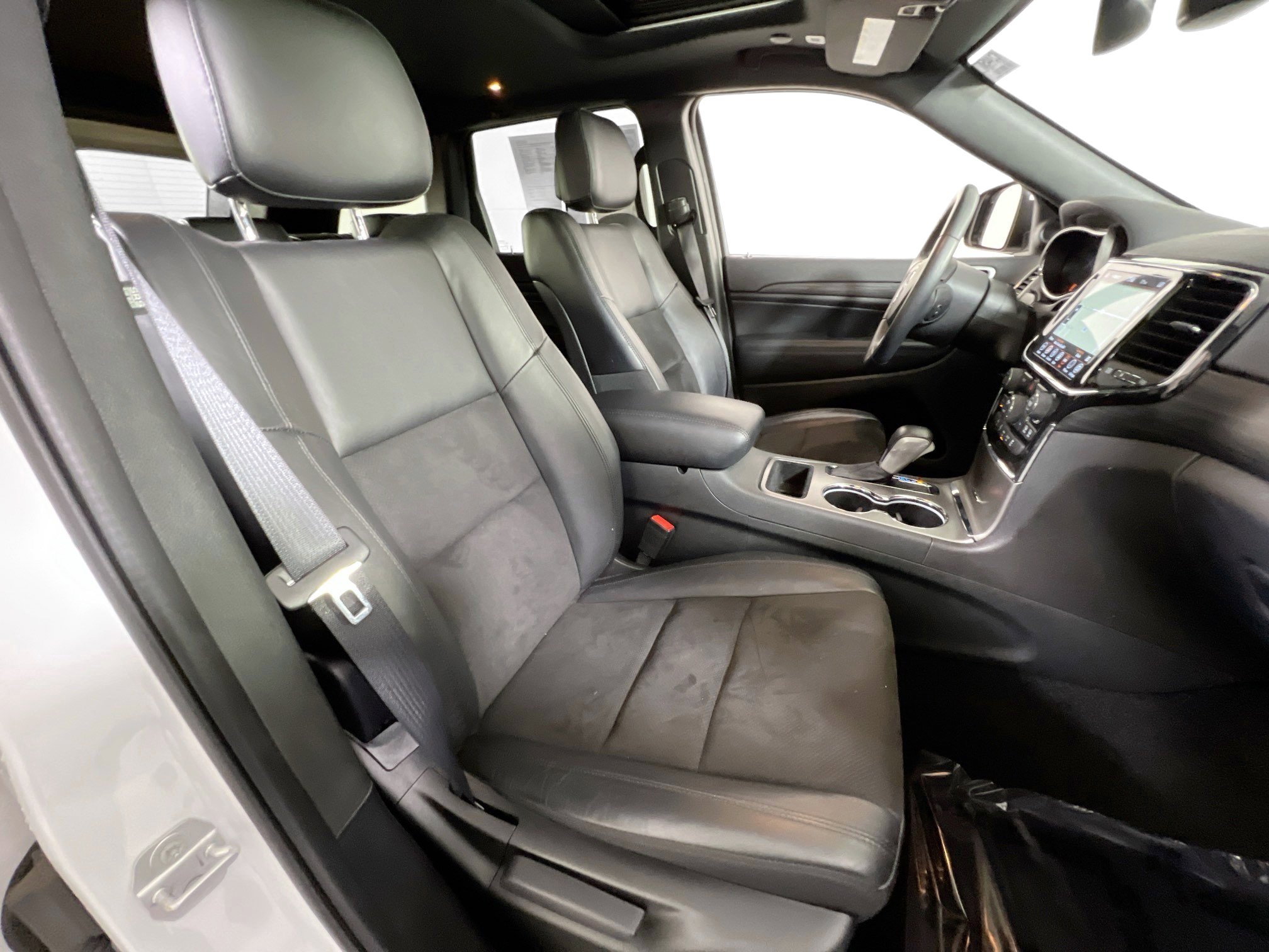 Used 2022 Jeep Grand Cherokee Laredo X image 28