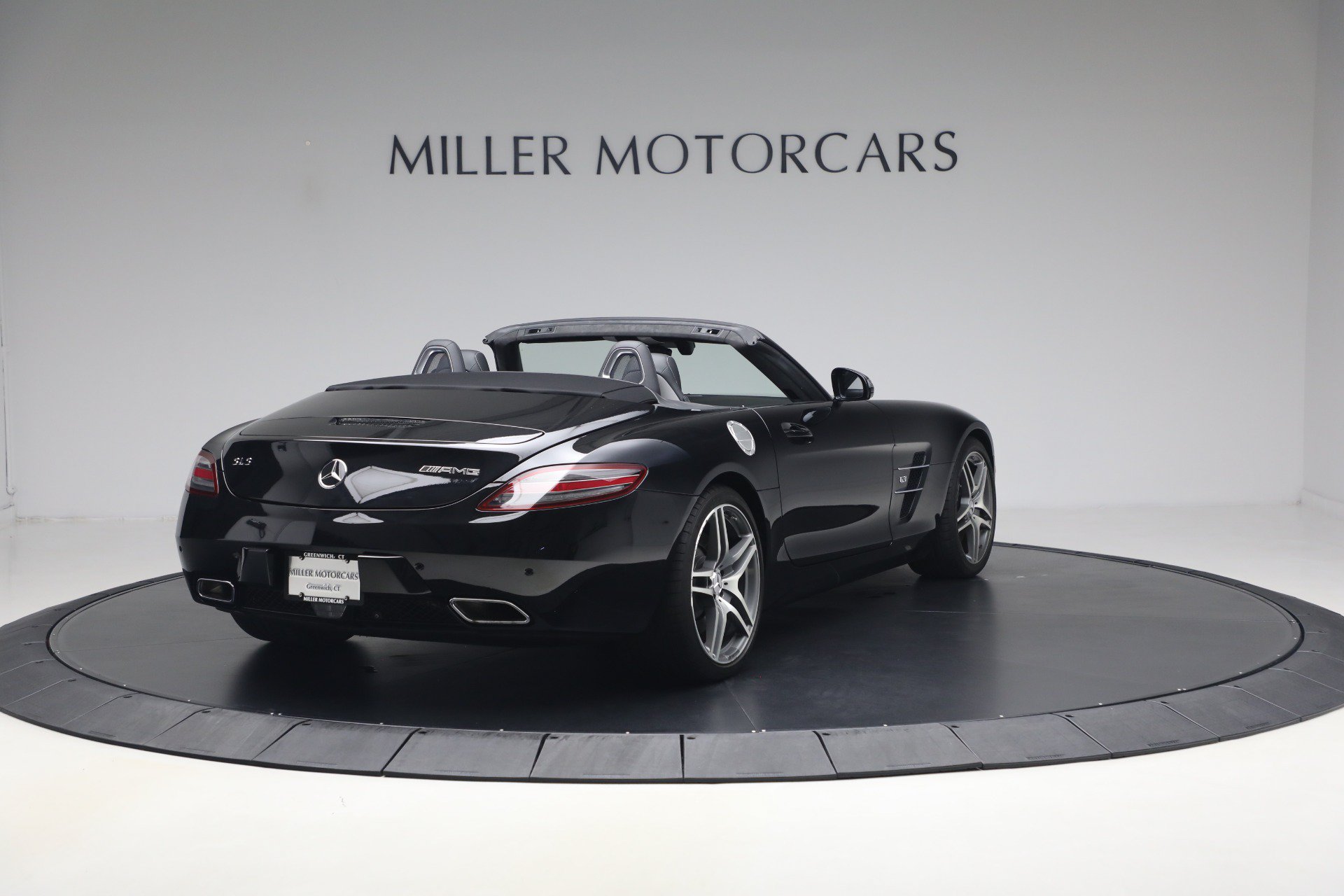 Used 2012 Mercedes-Benz SLS AMG Roadster image 7