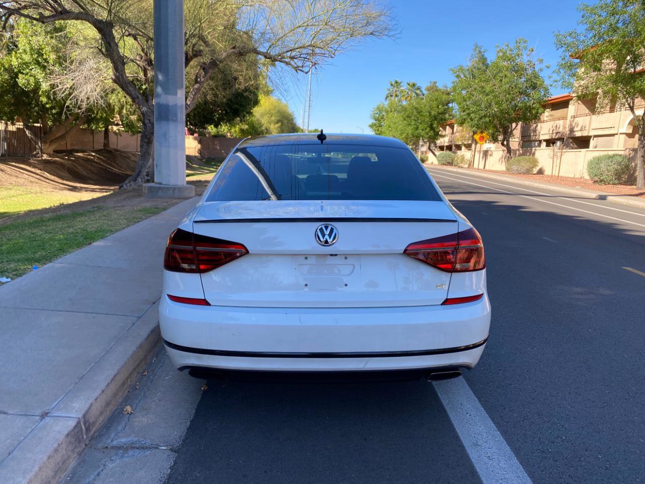Used 2018 Volkswagen Passat GT FWD image 3