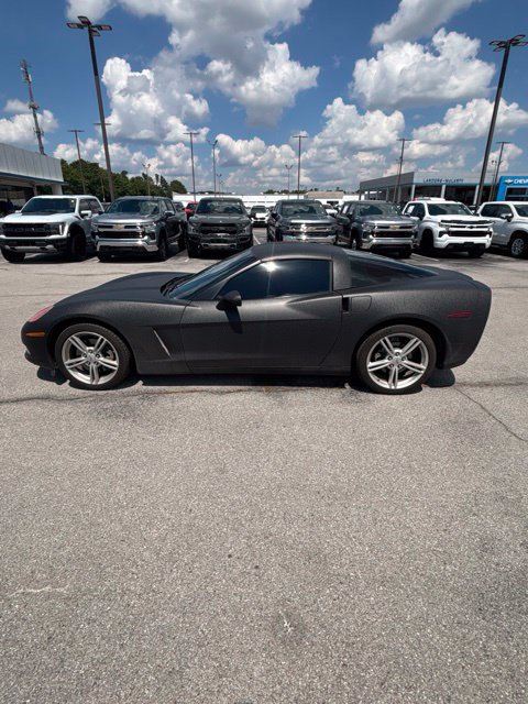 Used 2010 Chevrolet Corvette Coupe w/ 1LT RWD image 3