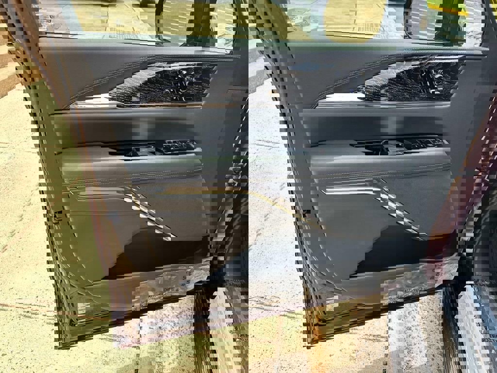 New 2026 Cadillac Escalade IQ Luxury 1 w/ LPO, Floor Liner Package image 14