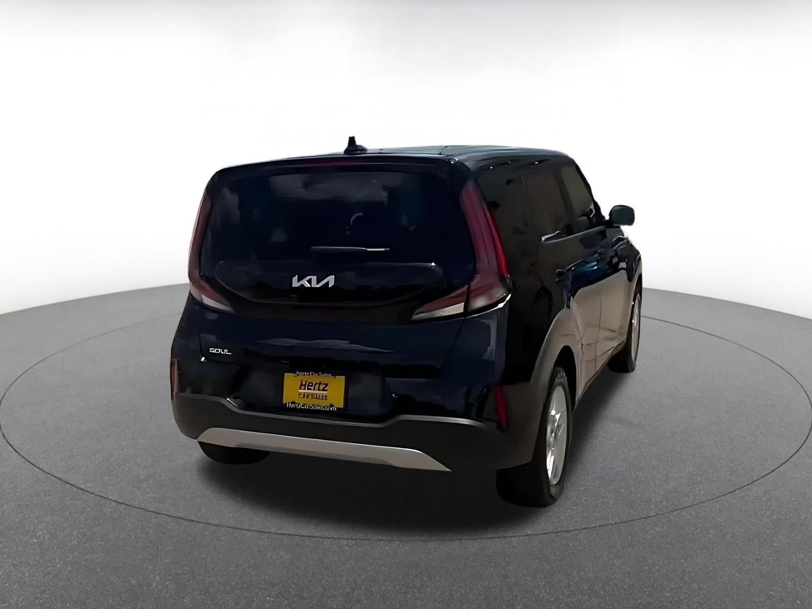 Used 2025 Kia Soul LX w/ LX Technology Package FWD image 15