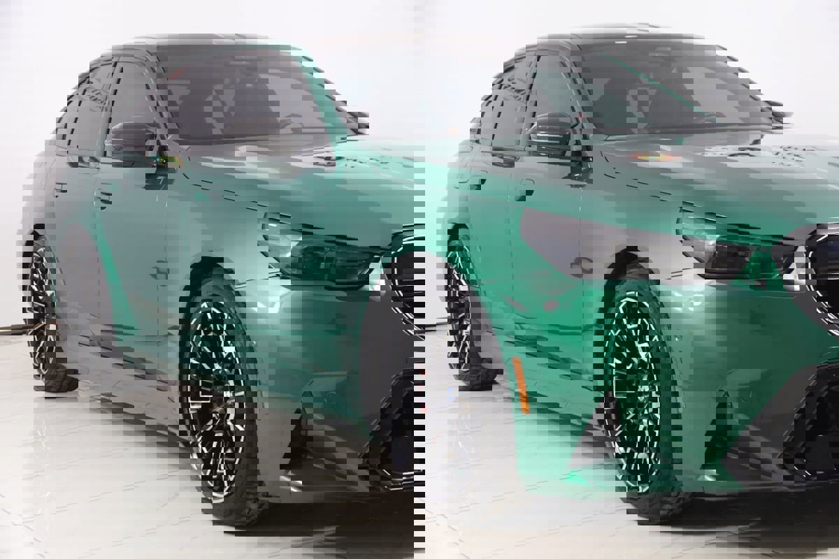 Used 2025 BMW M5 w/ Carbon Package image 65