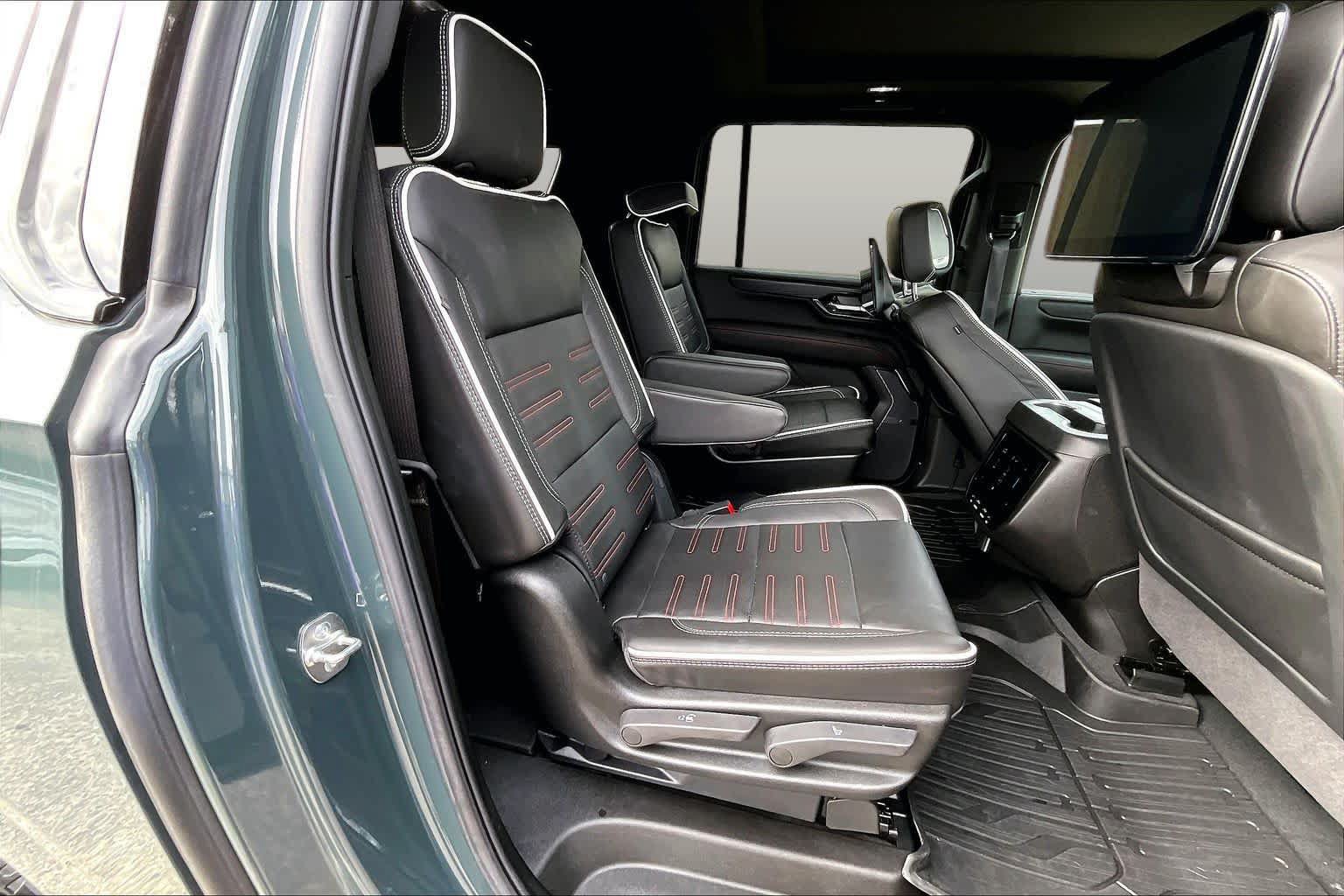 Used 2026 GMC Yukon XL AT4 Ultimate w/ LPO, Floor Liner Package AWD/4WD image 22