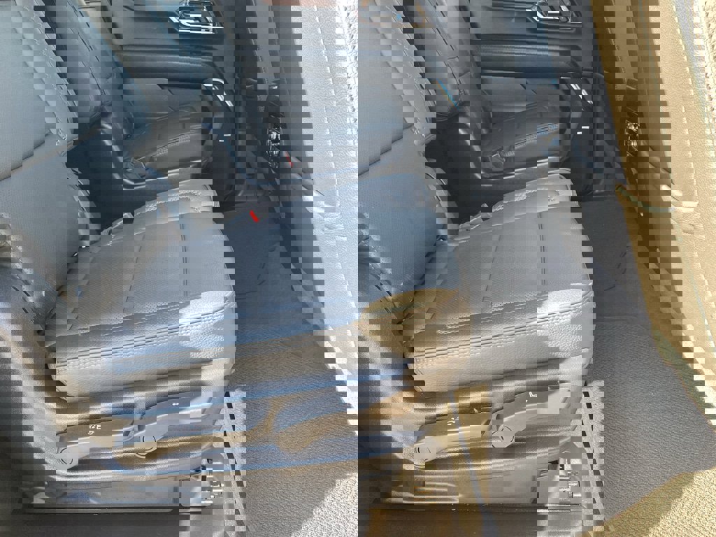 Used 2025 GMC Yukon XL Denali image 18