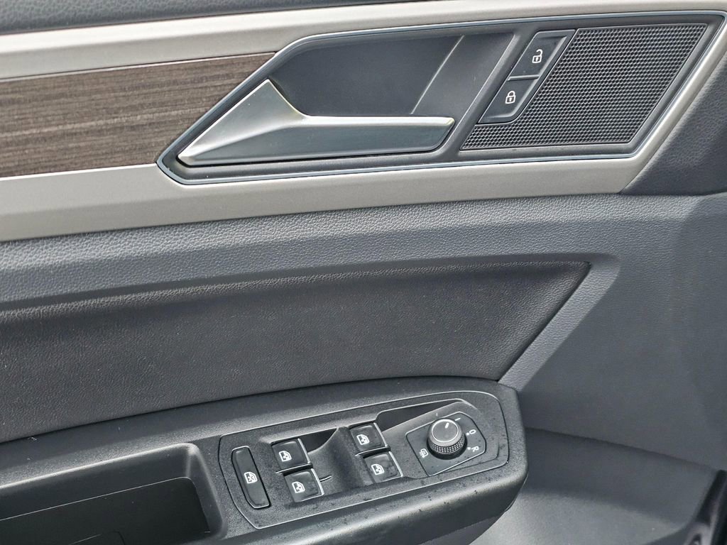 Used 2019 Volkswagen Atlas SE w/ Towing Package image 24