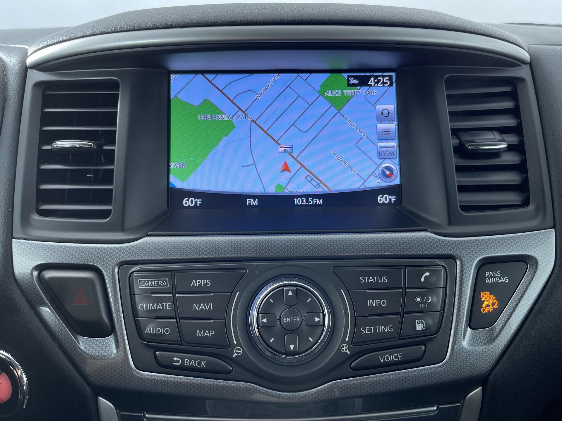 Used 2020 Nissan Pathfinder SL AWD/4WD image 20