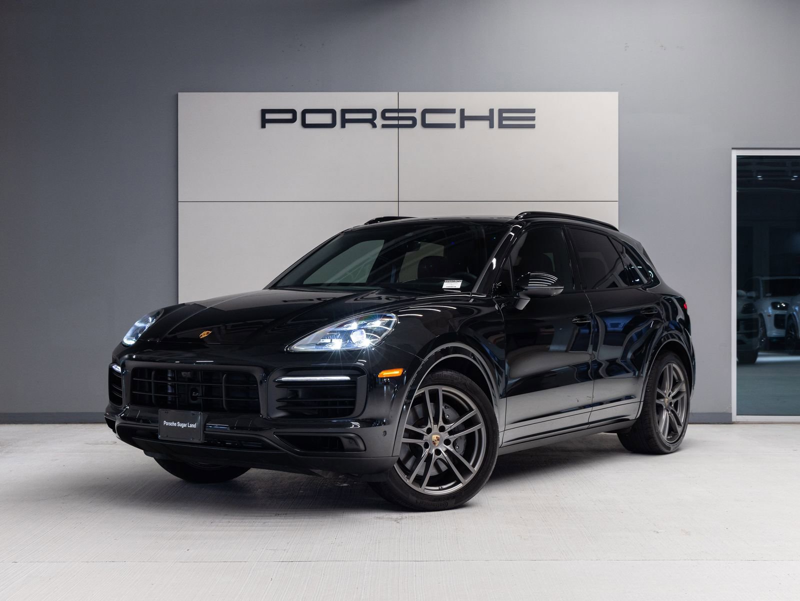 Certified 2023 Porsche Cayenne S Platinum w/ Assistance Package AWD/4WD image 1