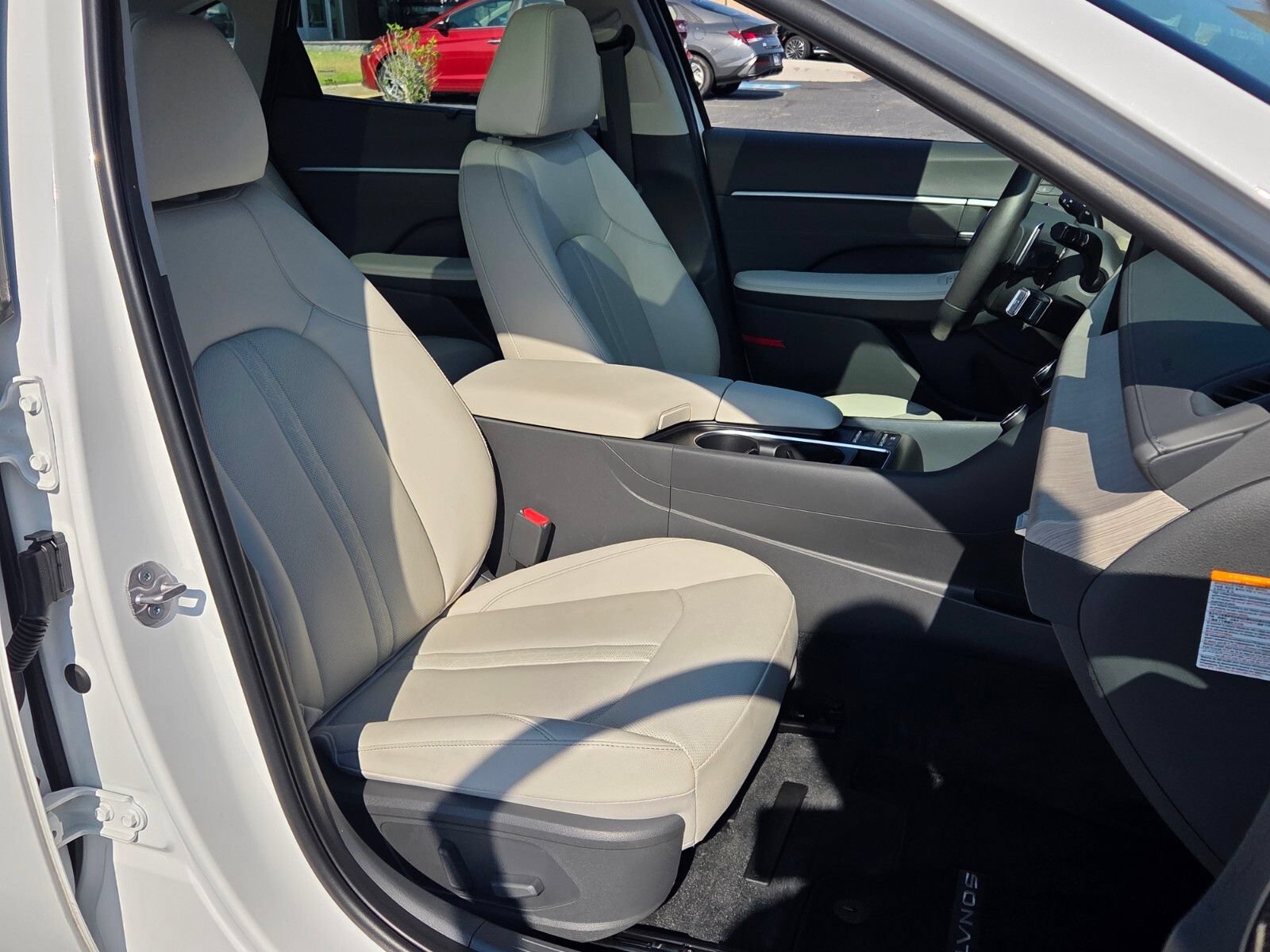 Used 2024 Hyundai Sonata Limited FWD image 16