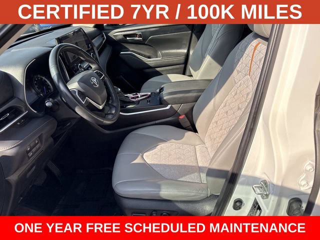 Used 2023 Toyota Highlander Bronze Edition FWD image 14