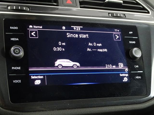 Used 2024 Volkswagen Tiguan SE image 33