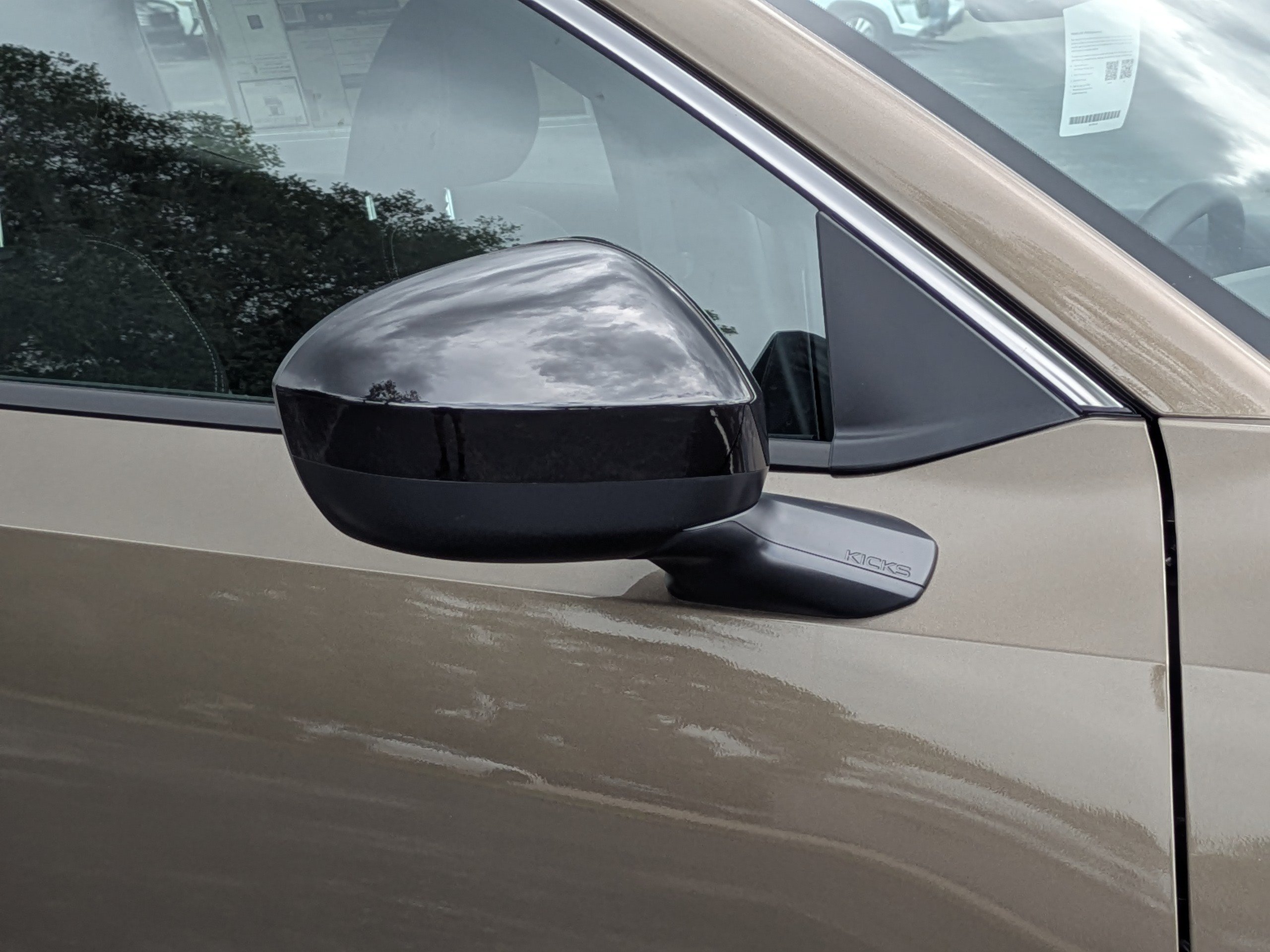 New 2026 Nissan Kicks SV w/ SV Premium Package FWD image 12