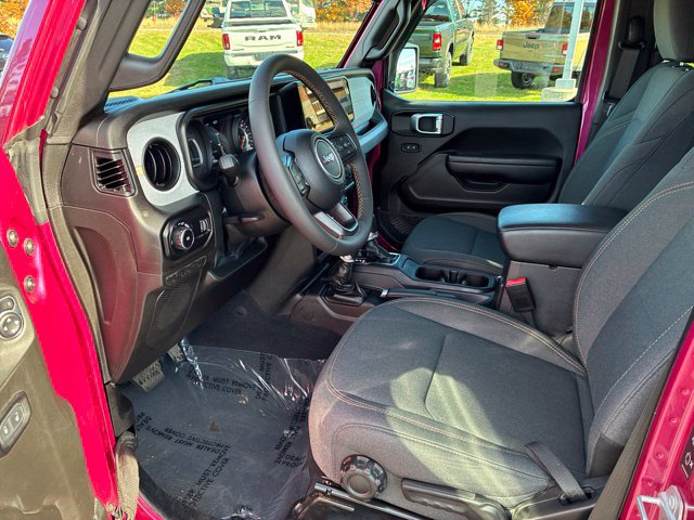 Used 2024 Jeep Wrangler Unlimited Sport AWD/4WD image 23