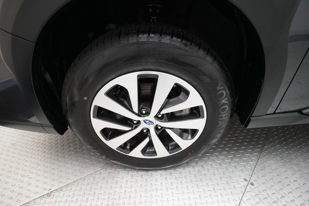 Used 2025 Subaru Outback Premium w/ Popular Package #1A image 28