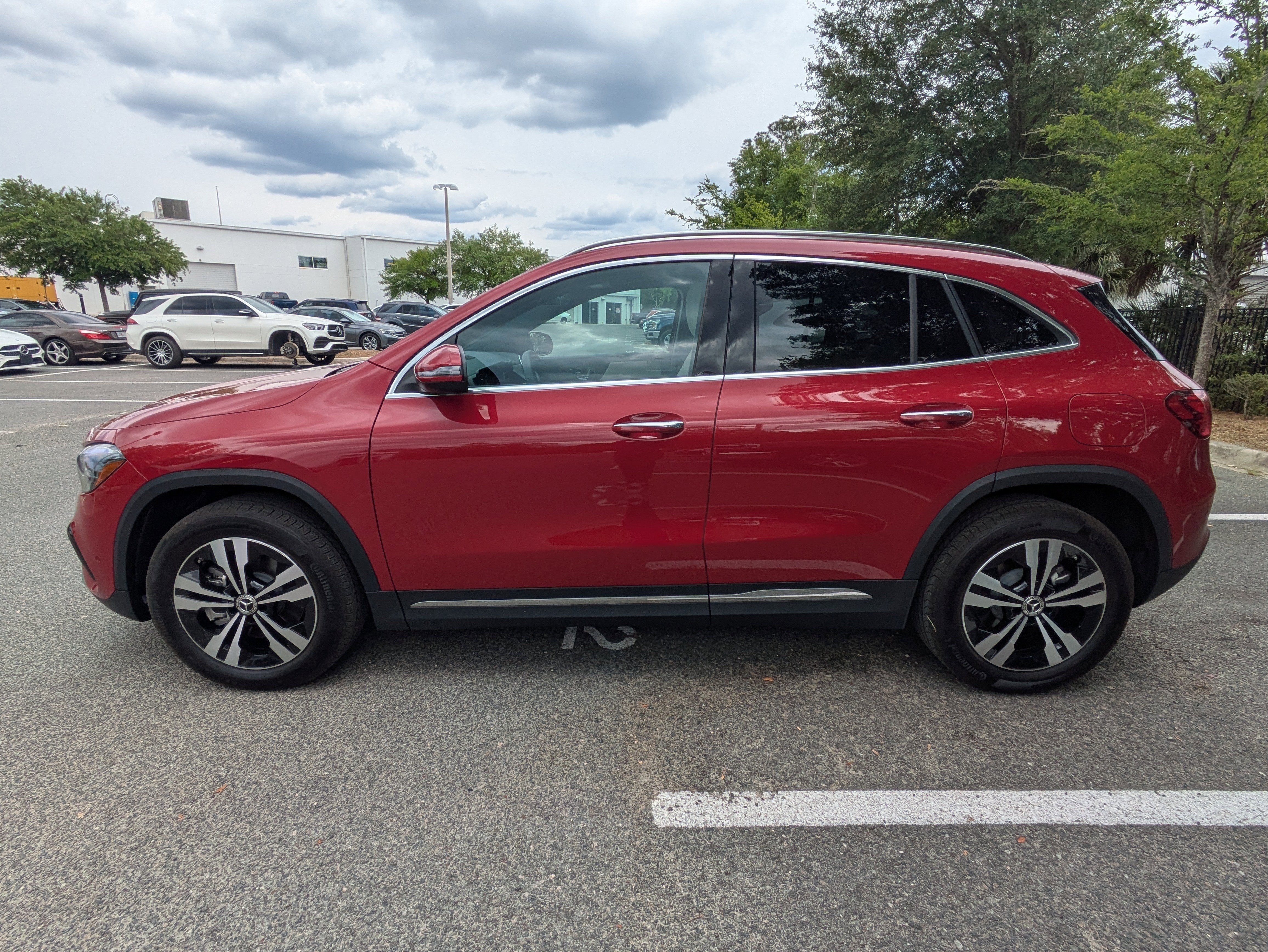 Used 2025 Mercedes-Benz GLA 250 4MATIC image 7