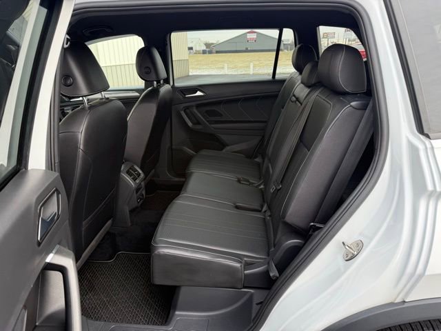 Used 2022 Volkswagen Tiguan SE R-Line FWD image 16
