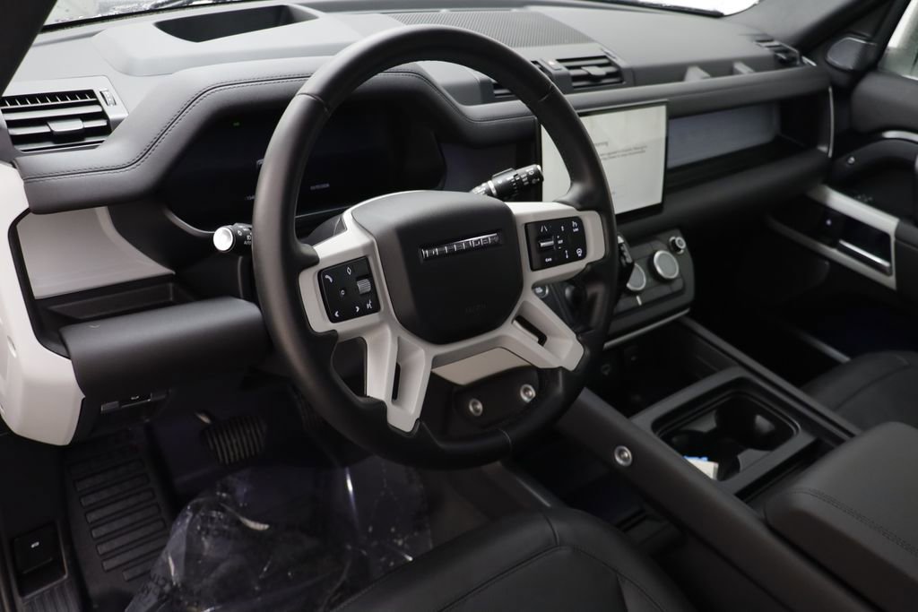Used 2024 Land Rover Defender 110 SE image 6