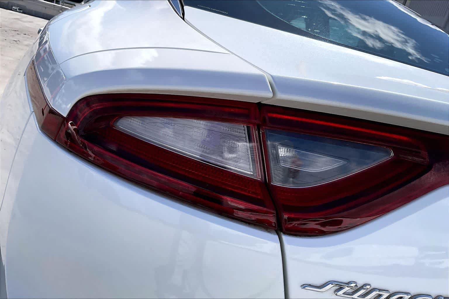 Used 2018 Kia Stinger Premium RWD image 32