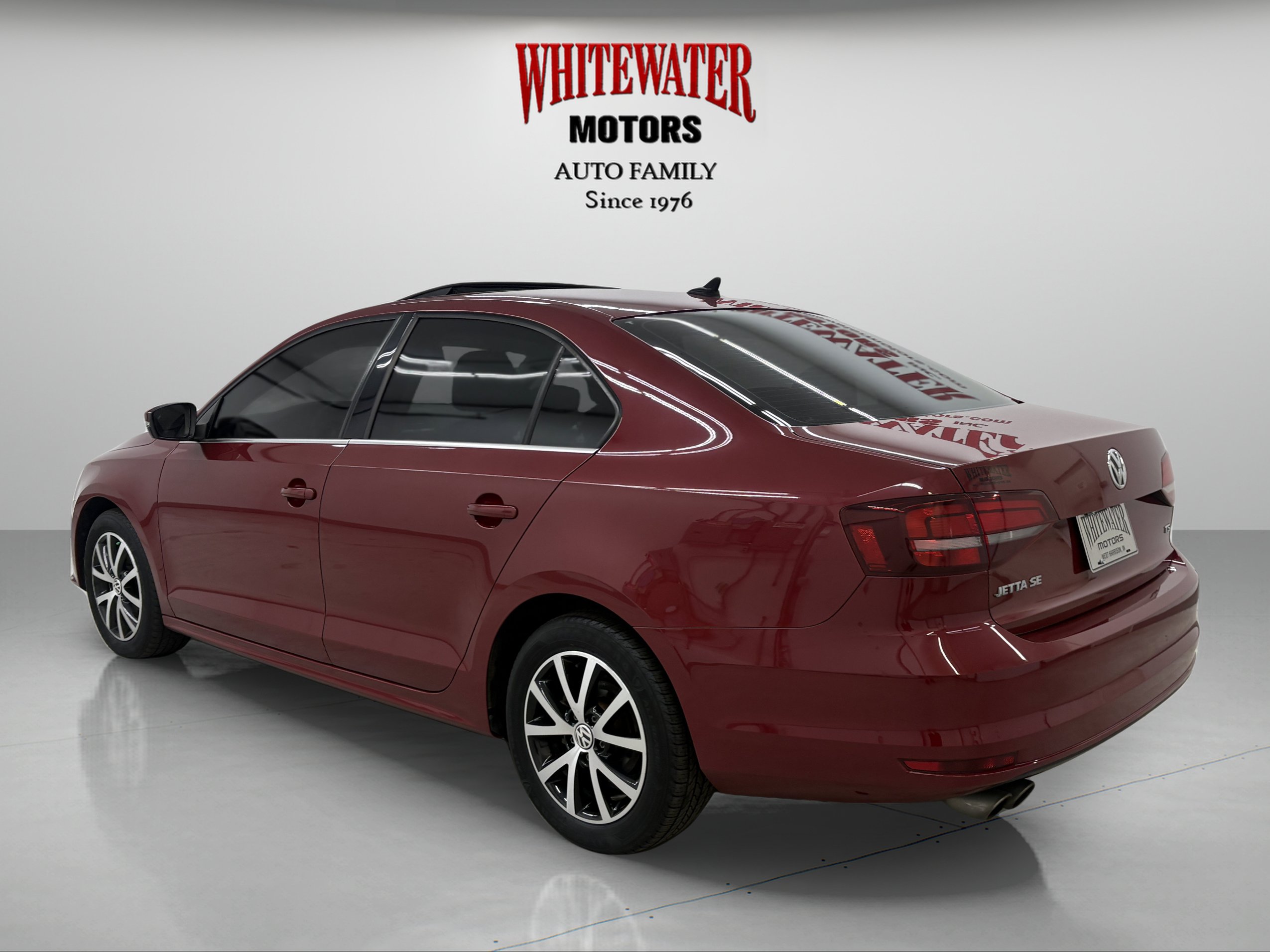 Used 2017 Volkswagen Jetta SE FWD image 2