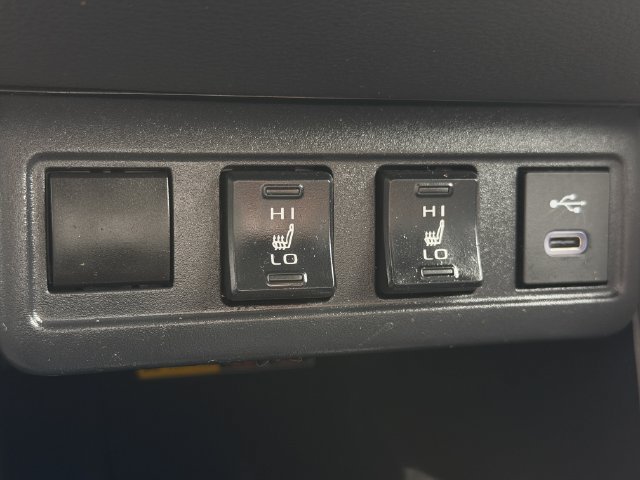 Used 2024 Toyota Corolla Cross XLE w/ Convenience Package FWD image 21