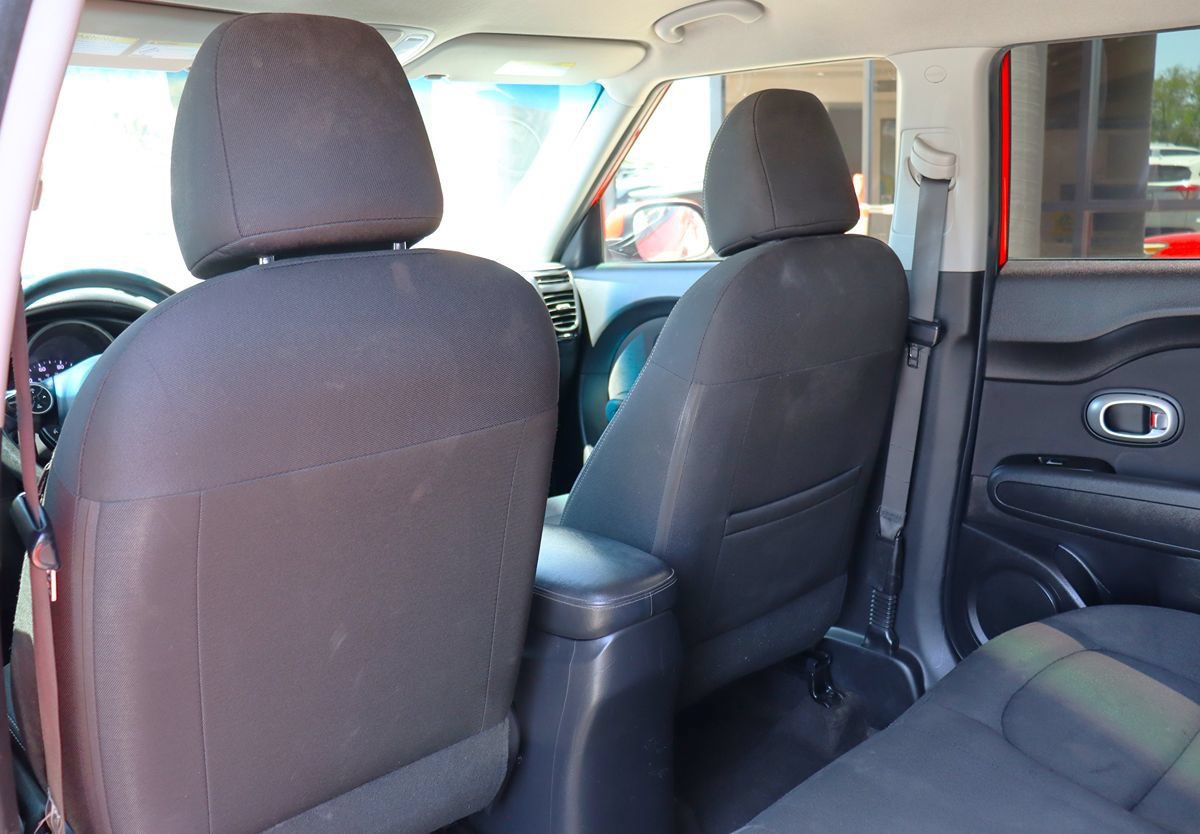 Used 2018 Kia Soul + FWD image 31