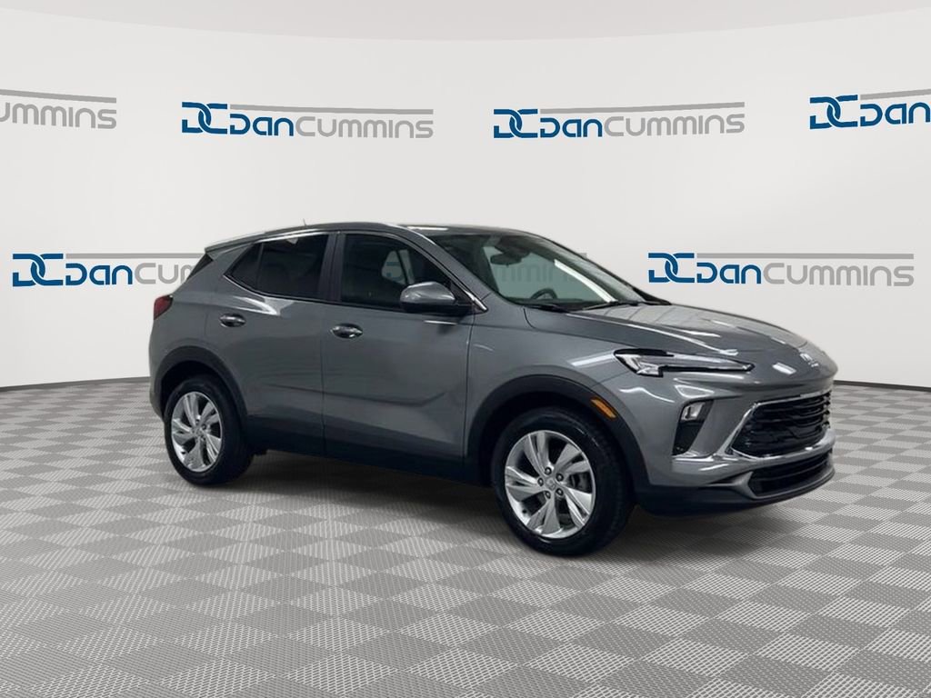 Used 2025 Buick Encore GX Preferred FWD image 2