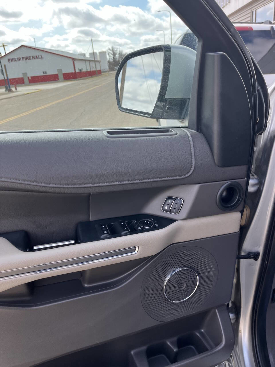 Used 2021 Ford Expedition Max XLT image 13