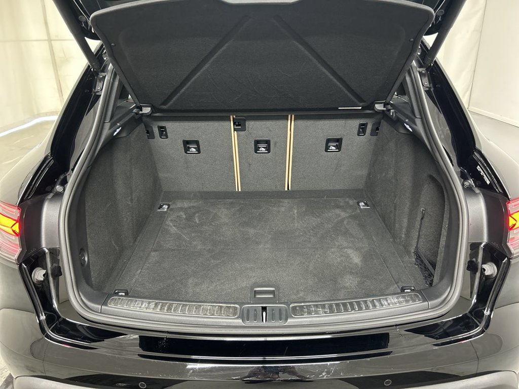 Certified 2026 Porsche Macan AWD/4WD image 23
