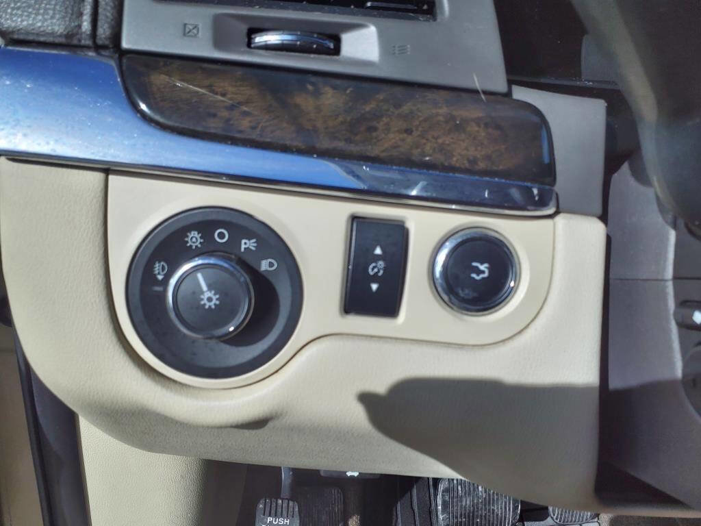 Used 2013 Lincoln MKS AWD image 15