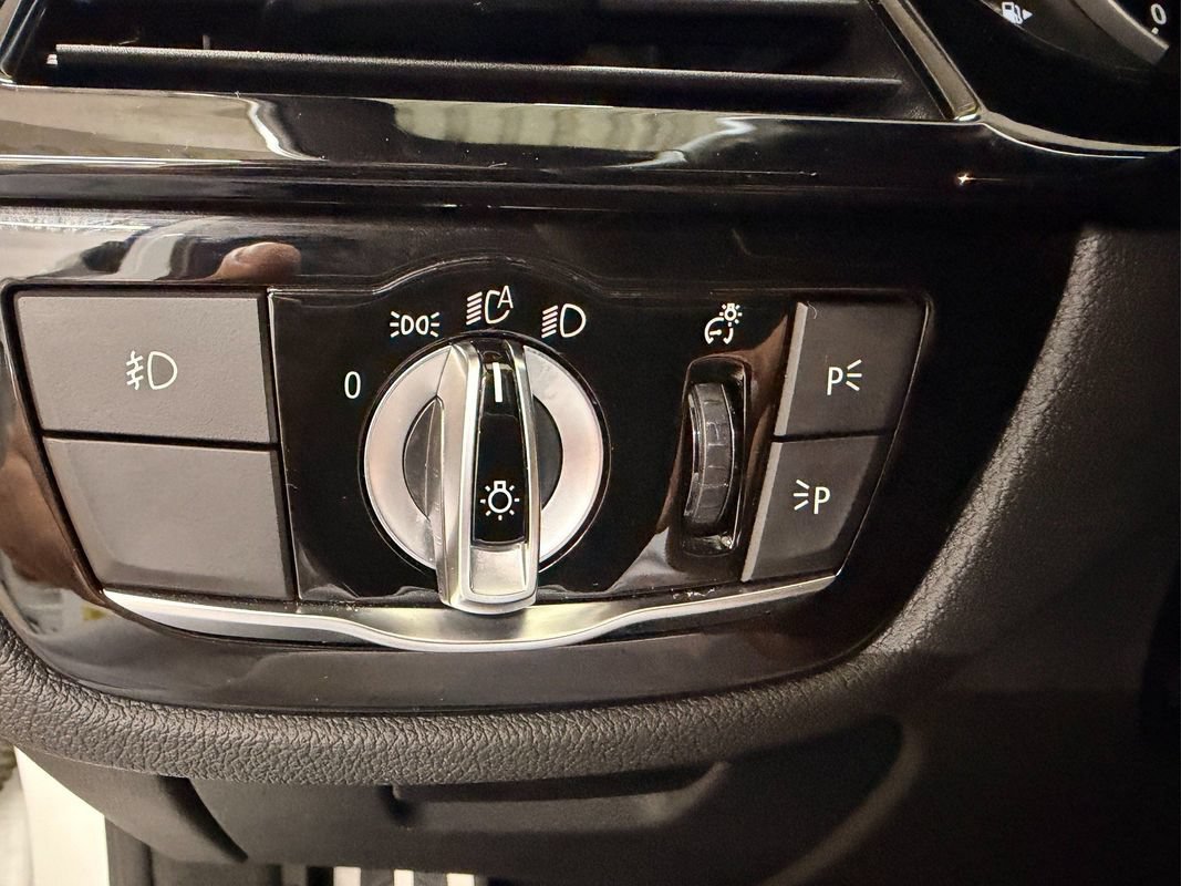Used 2019 BMW 540i xDrive w/ M Sport Package AWD/4WD image 13