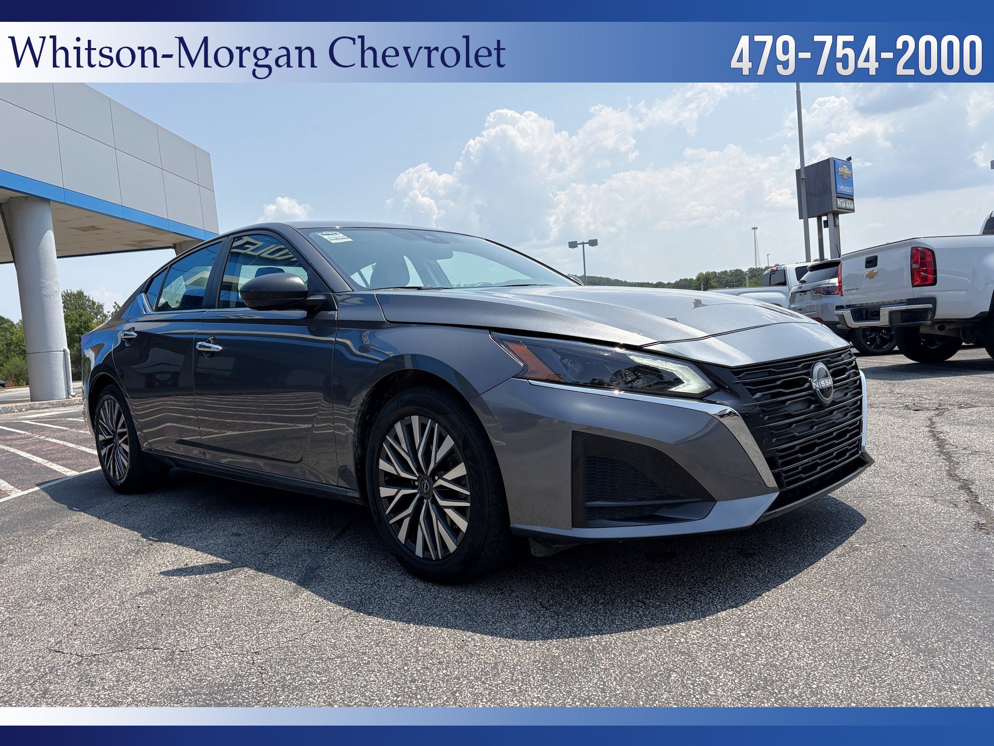 Used 2025 Nissan Altima 2.5 SV FWD image 3