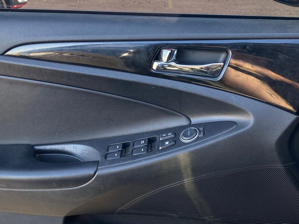 Used 2013 Hyundai Sonata Limited image 19