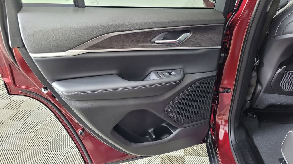 New 2025 Jeep Grand Cherokee Limited image 27