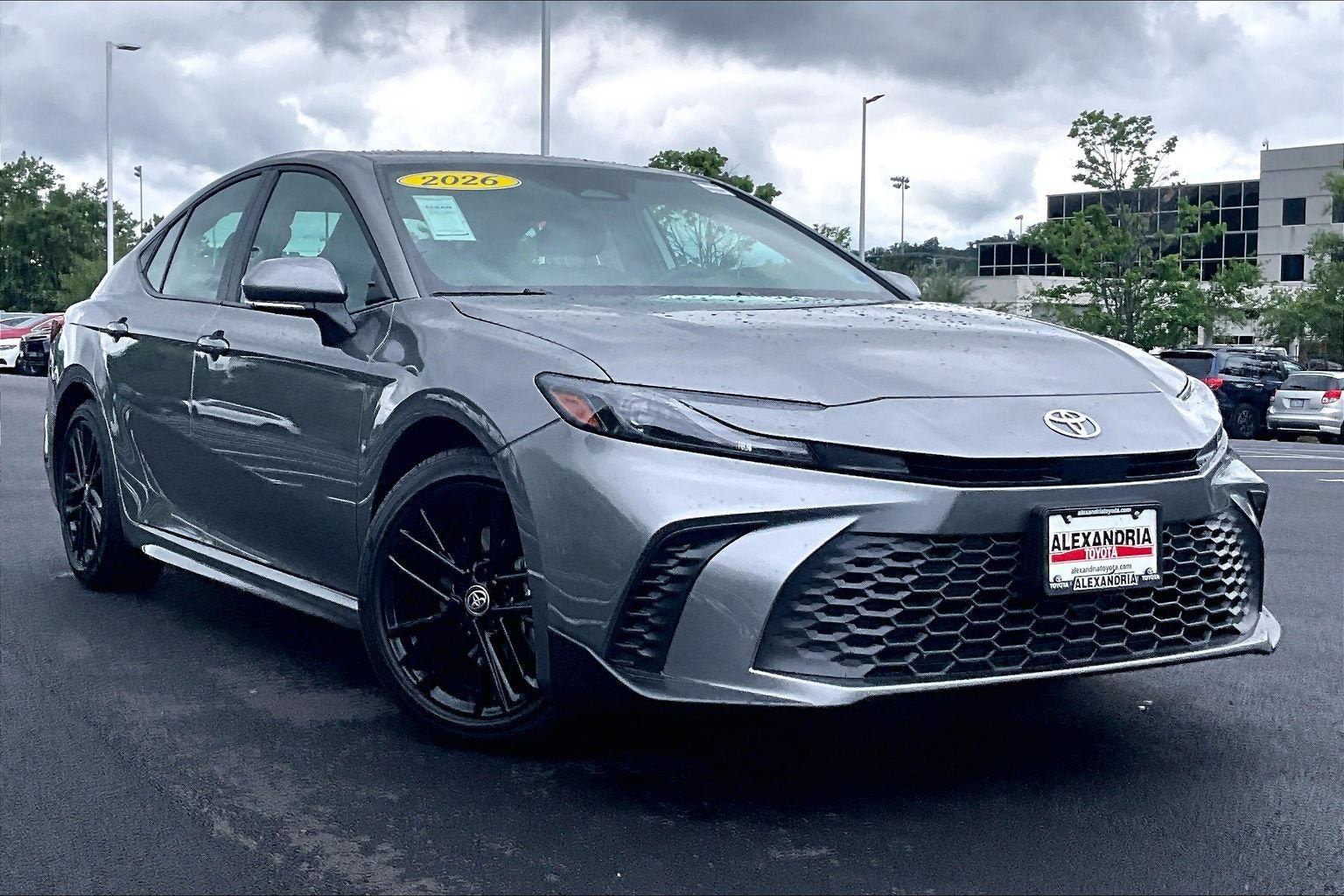 Used 2026 Toyota Camry SE w/ Convenience Package FWD image 2