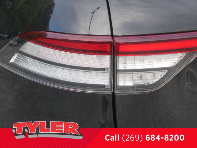 Used 2025 Lincoln Aviator Reserve w/ Equipment Group 201A AWD/4WD image 13