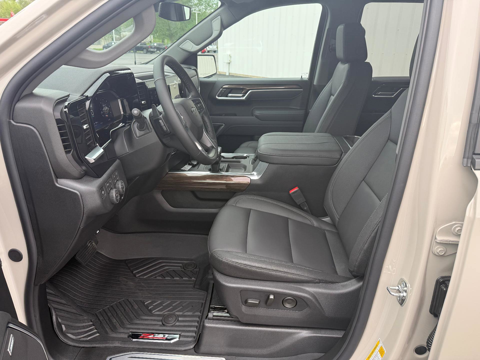 New 2026 Chevrolet Silverado 1500 RST w/ RST All Star Premium Package AWD/4WD image 11