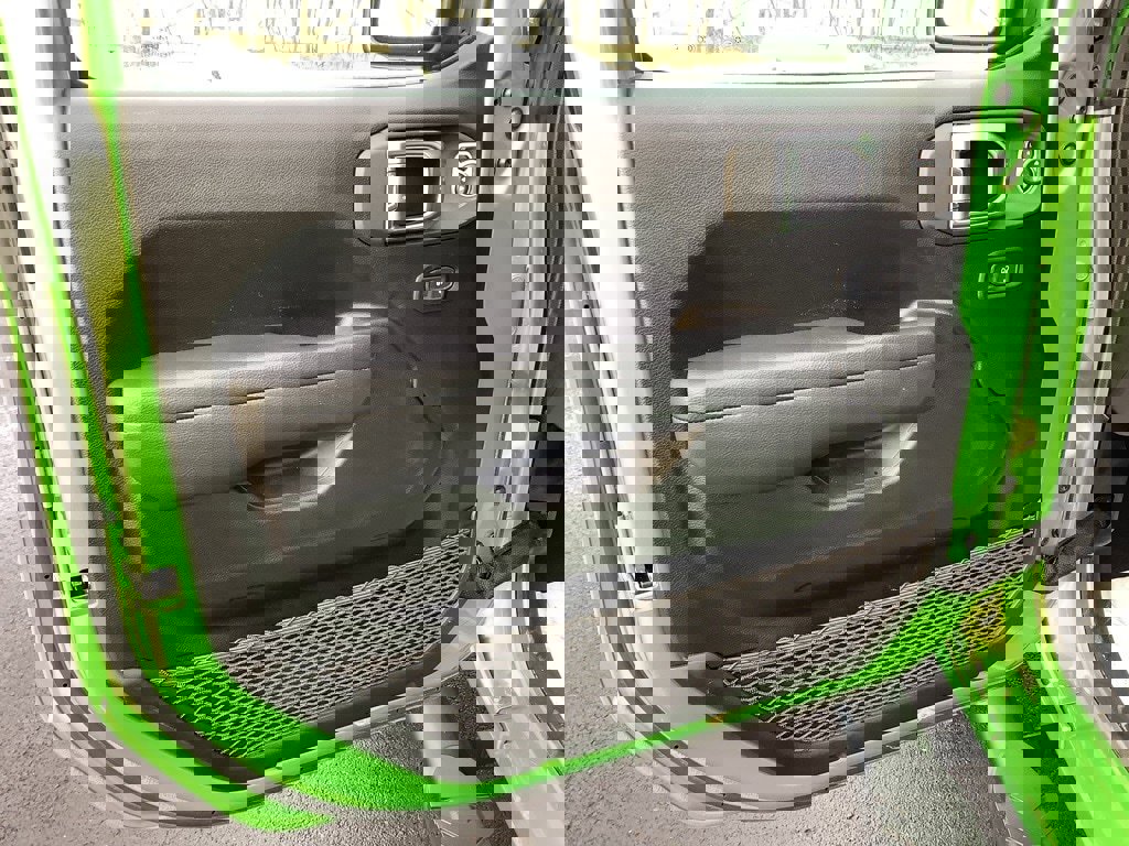 Used 2025 Jeep Gladiator Sport image 13