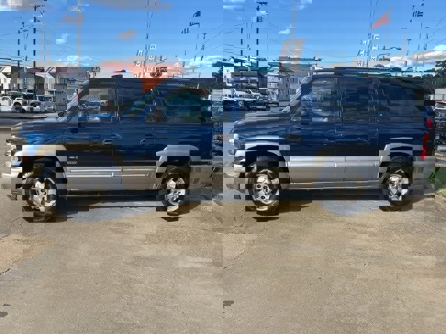 Used 2000 Chevrolet Suburban LS w/ LS Preferred Equipment Group image 3