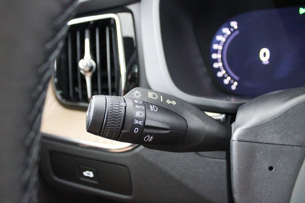 New 2026 Volvo XC60 B5 Plus w/ Protection Package Premier AWD/4WD image 47