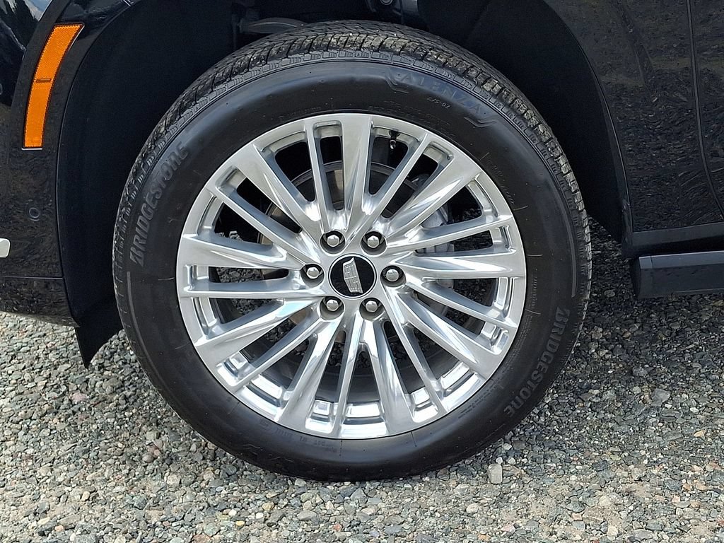 Certified 2026 Cadillac Escalade ESV Luxury w/ LPO, Floor Liner Package AWD/4WD image 33