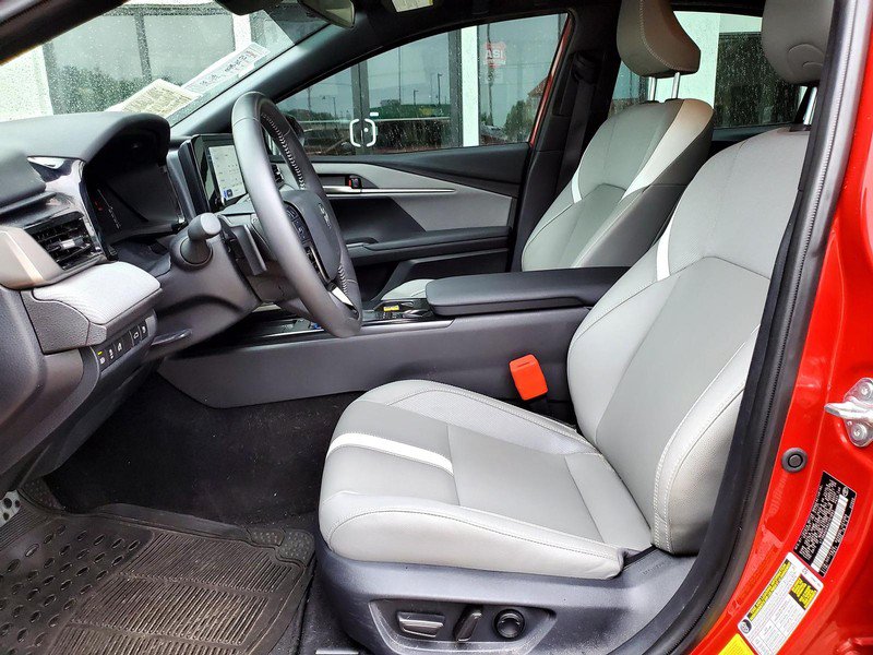 Used 2025 Toyota Camry SE FWD image 12