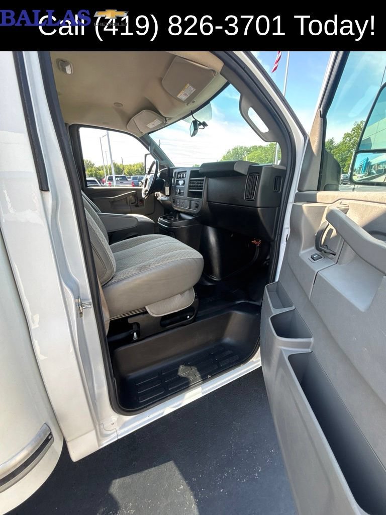Used 2021 Chevrolet Express 3500 w/ Power Convenience Package RWD image 9