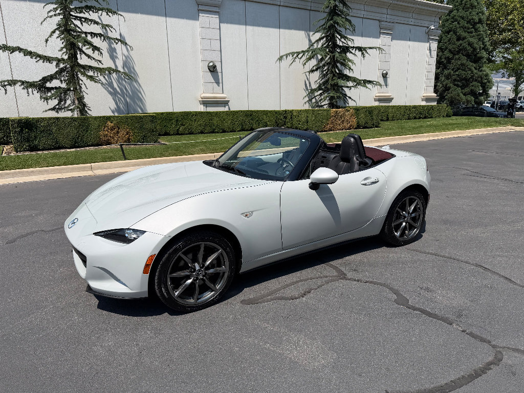 Used 2018 MAZDA MX-5 Miata Grand Touring RWD image 2
